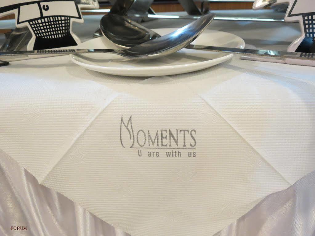 Moments Hotel Kolkata Exterior photo