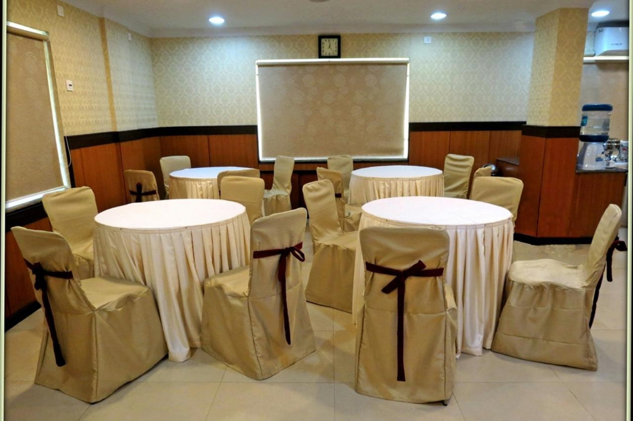 Moments Hotel Kolkata Exterior photo